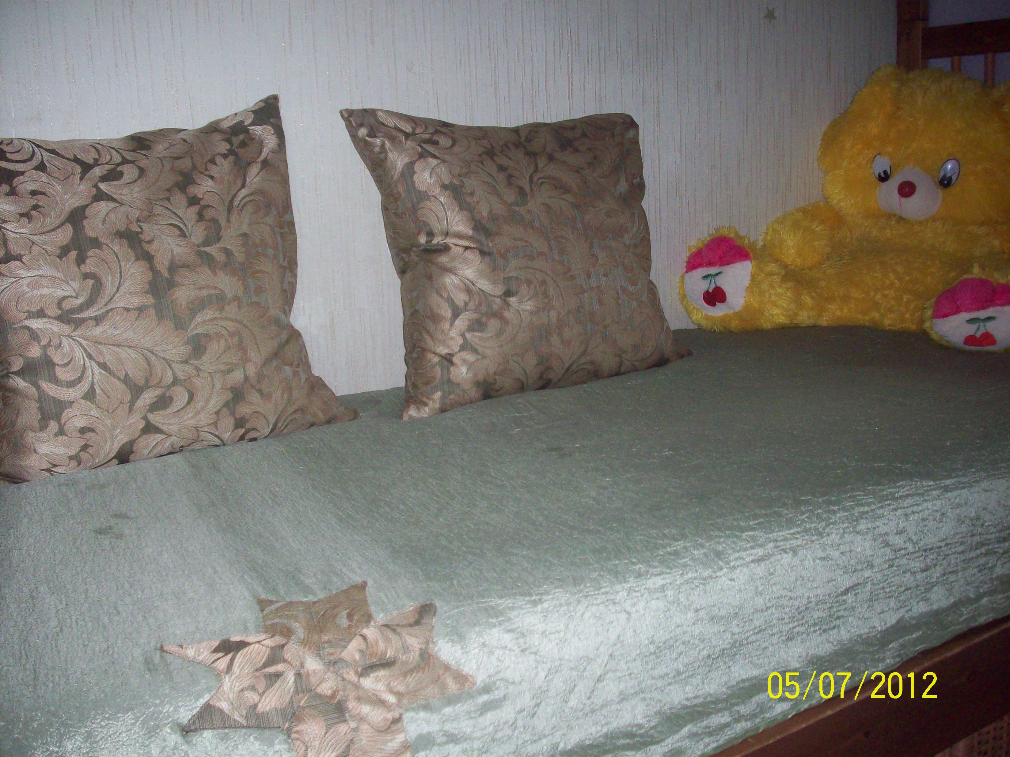 Покрывало и подушки